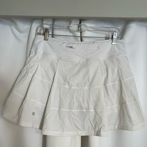 Lululemon White Athletic Skirt with Shorts Size 8 Tall